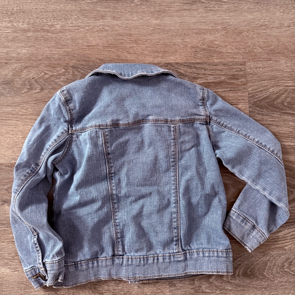 Carters 5T Classic Denim Kids Jacket light wash. Great condition - Picture 7 of 7